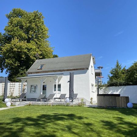 Villa Jenny - Ferienappartement 1 Mit Meerblick Sassnitz Esterno foto
