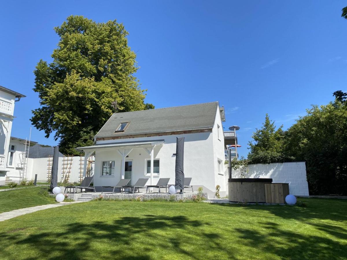 Villa Jenny - Ferienappartement 1 Mit Meerblick Sassnitz Esterno foto